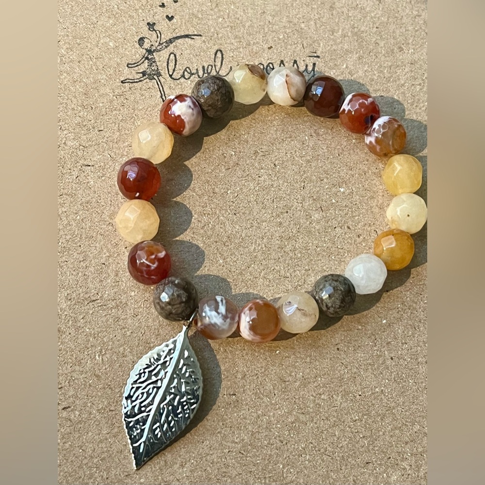 Brazilian Agate bracelet with a leaf pendant